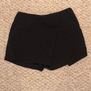 Black Skort